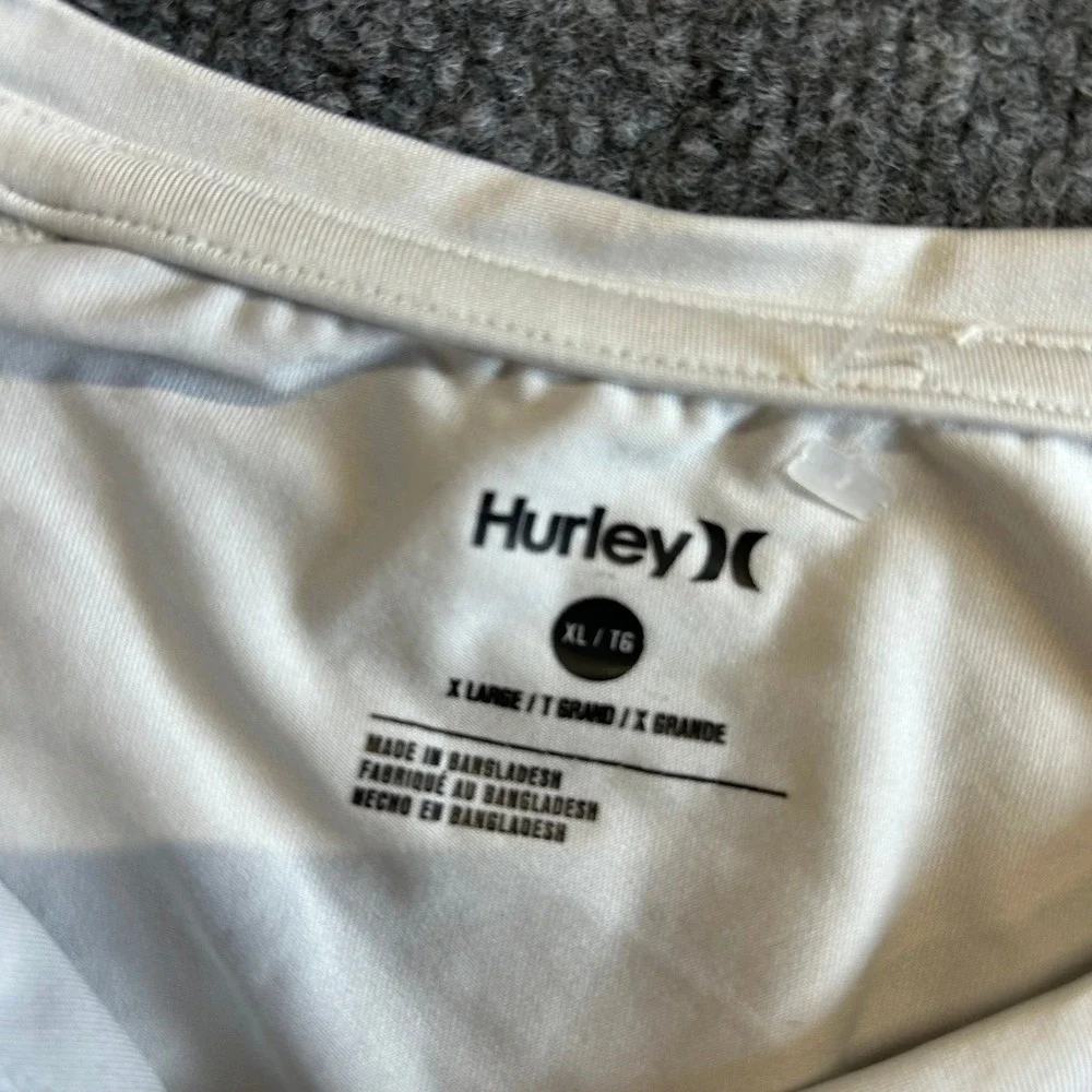 Hurley Rash Guard Mens XL White Rainbow Logo Long Sleeve Athletic Surf Shirt